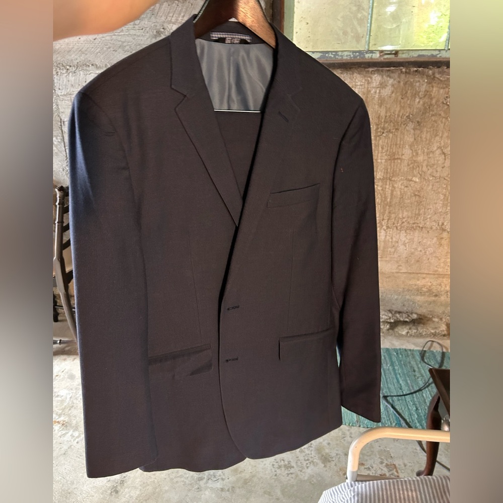 Men’s navy blue suit